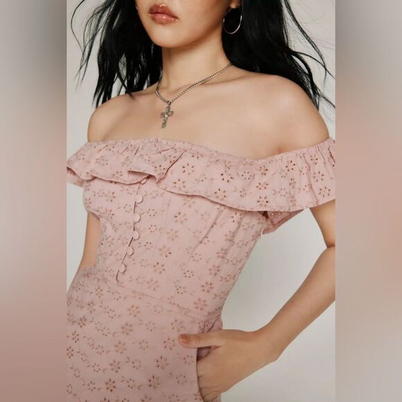 Kimchi Blue Jeena Eyelet Off The Shoulder Romper - Picture 3 of 14